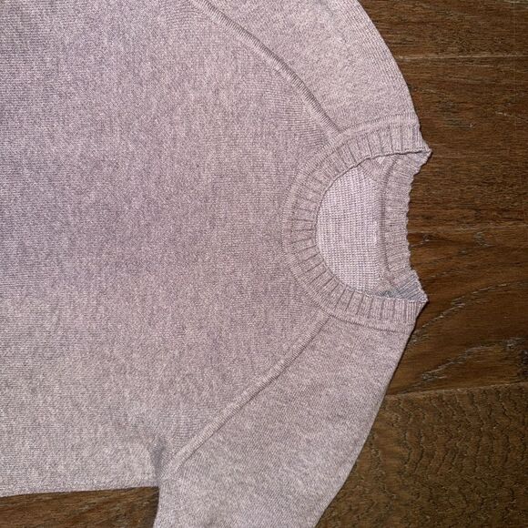 Lululemon sweater size 4? - Picture 2 of 6